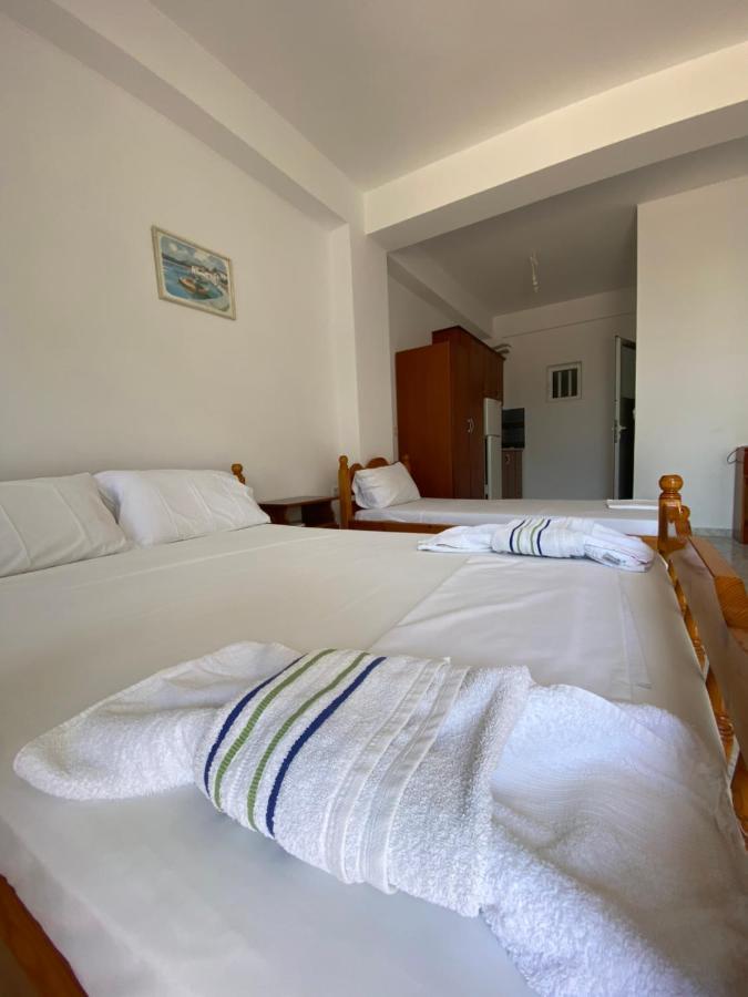 Henardi Apartments Ксамил Экстерьер фото